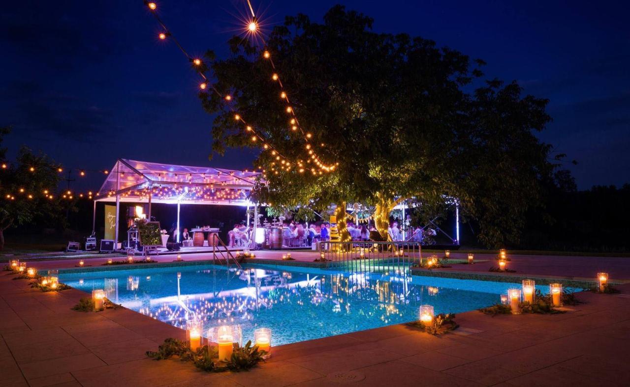 Villa Poropati, Groznjan, Istria - Luxury Countryside Estate For Up To 19 Persons - Large Pool Of 80M2 With Kids Section Екстер'єр фото
